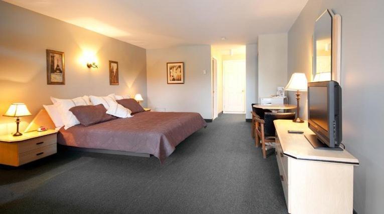 Hotel La Cuillere A Pot Saint-Donat-de-Montcalm Exterior foto