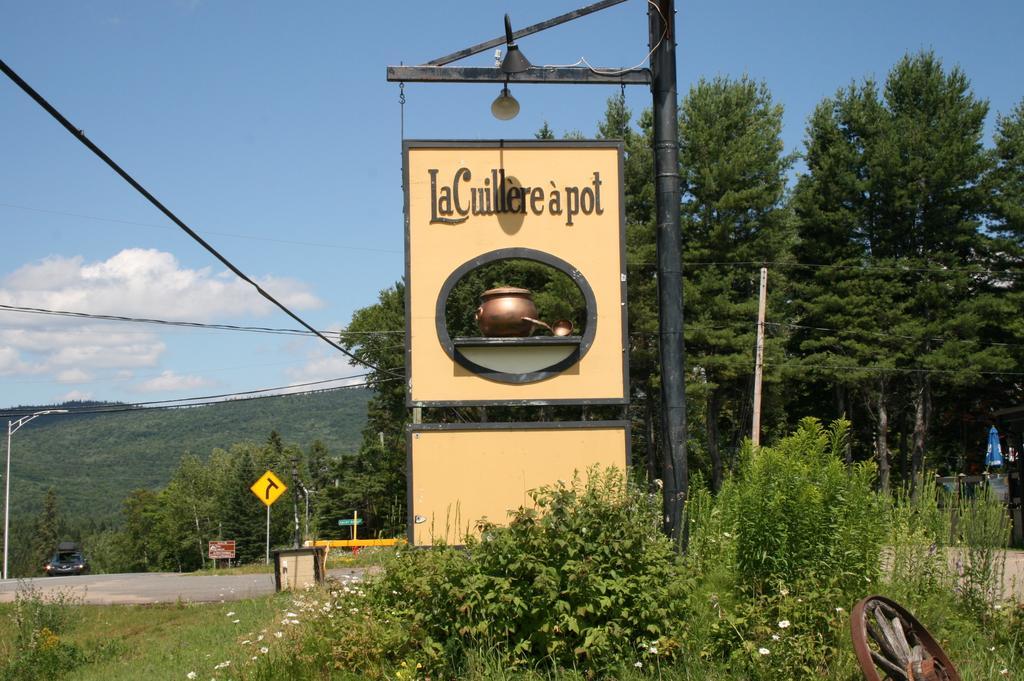 Hotel La Cuillere A Pot Saint-Donat-de-Montcalm Exterior foto